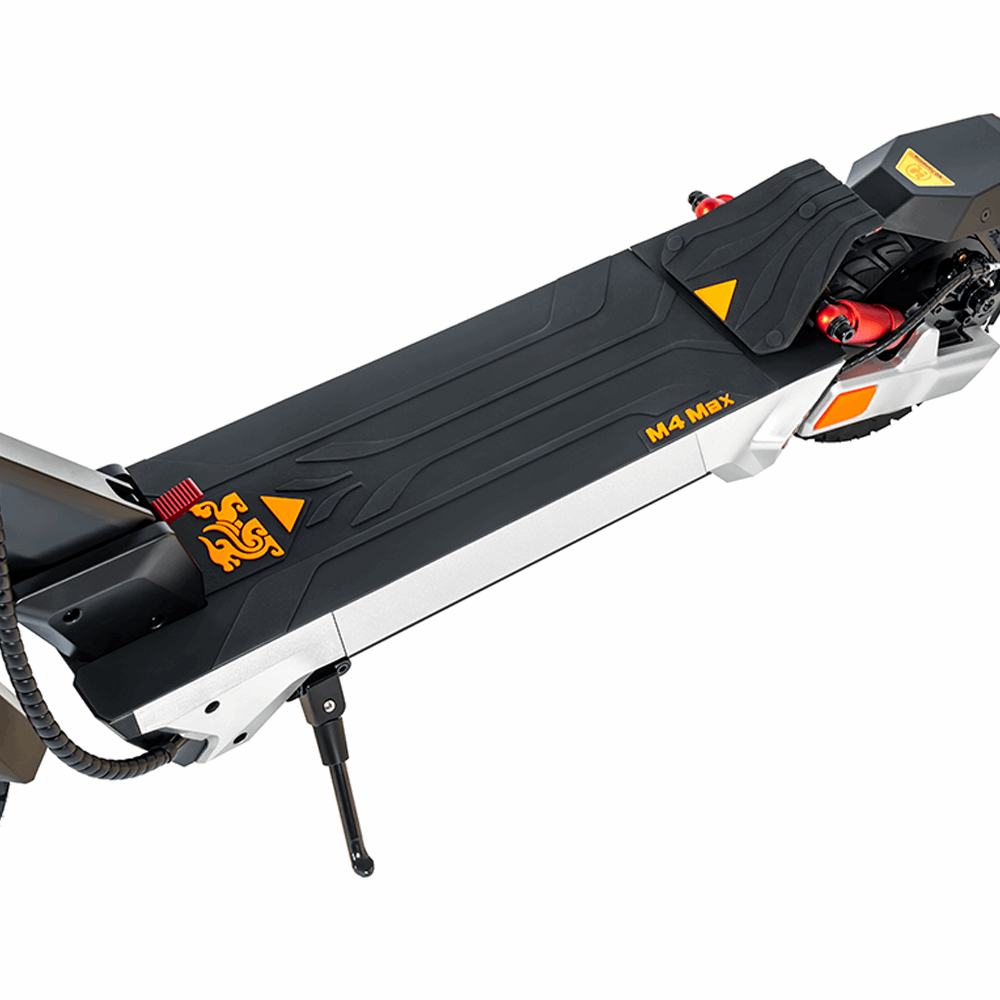 KuKirin M4 Max Electric Scooter - New Model 2025 main image pedal