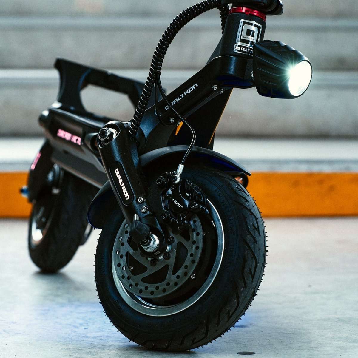 Dualtron Victor Luxury Plus Electric Scooter 60V 28Ah 30AH EY4 2025 Samsung front tire headlight