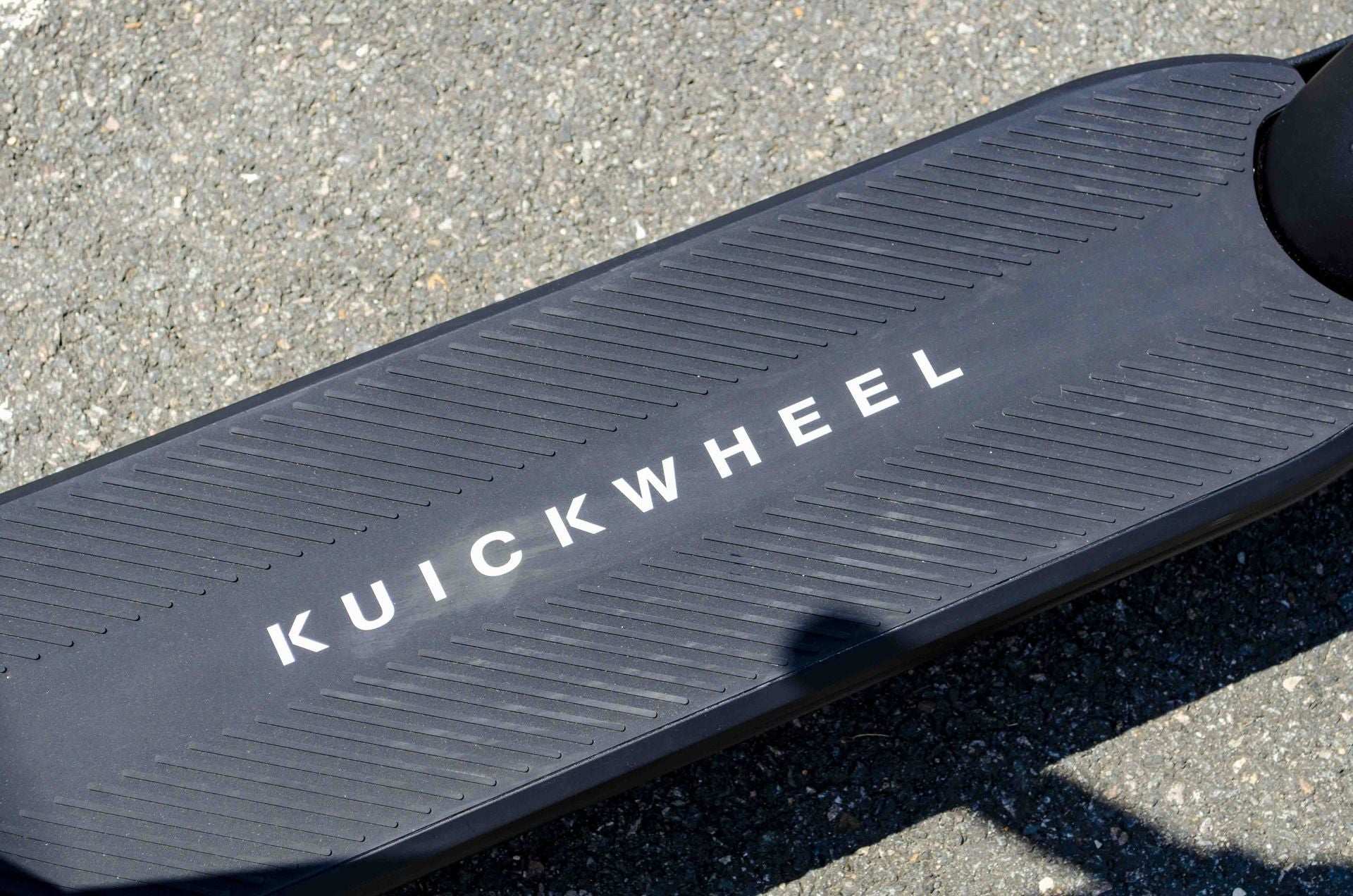 KUICKWHEEL M16 PRO ELECTRIC SCOOTER deck battery emplacement 